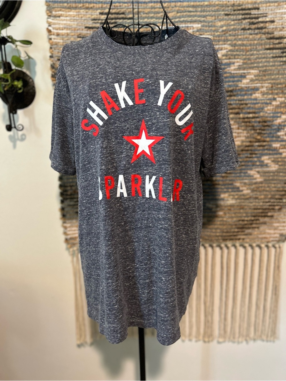 Royce Brand Gray 'Shake Your Sparkle' Graphic Tee - Red & White Star